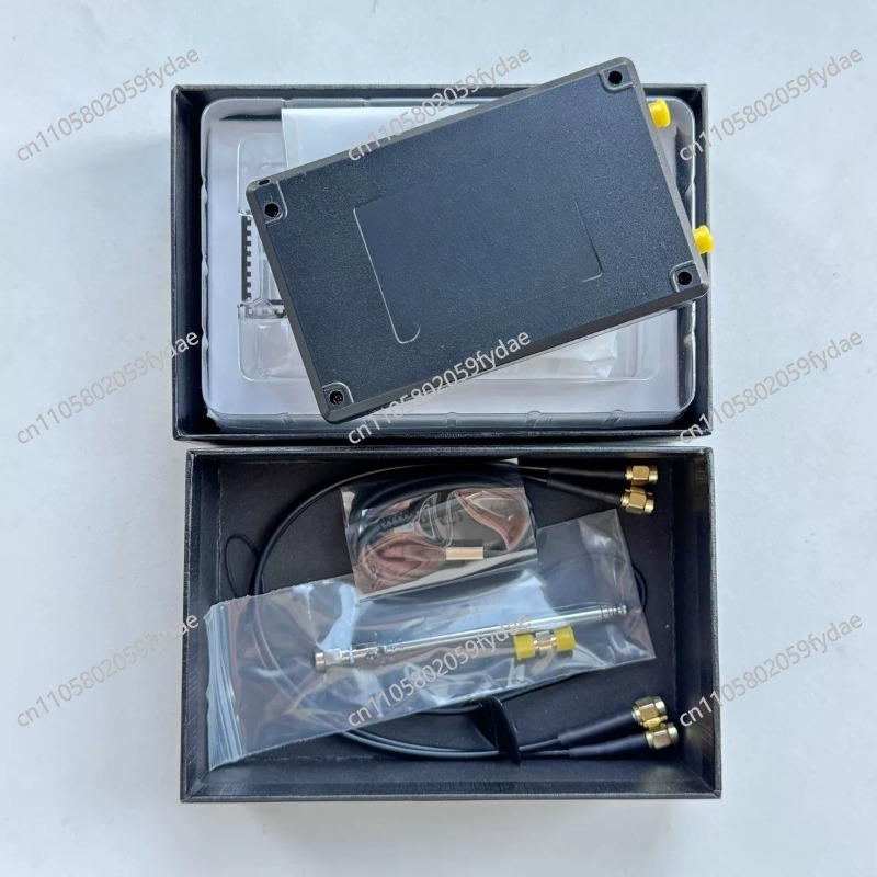 مولد إشارات تردد راديوي جديد ف - مراجعة Signal Generator Spectrum Analyzer وسعره